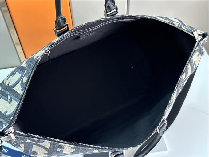 2025228Y 700P203146860